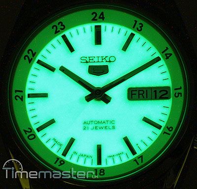 SEIKO 5 MENS AUTOMATIC STRONG LUMIBRITE FACE SNK573J1  