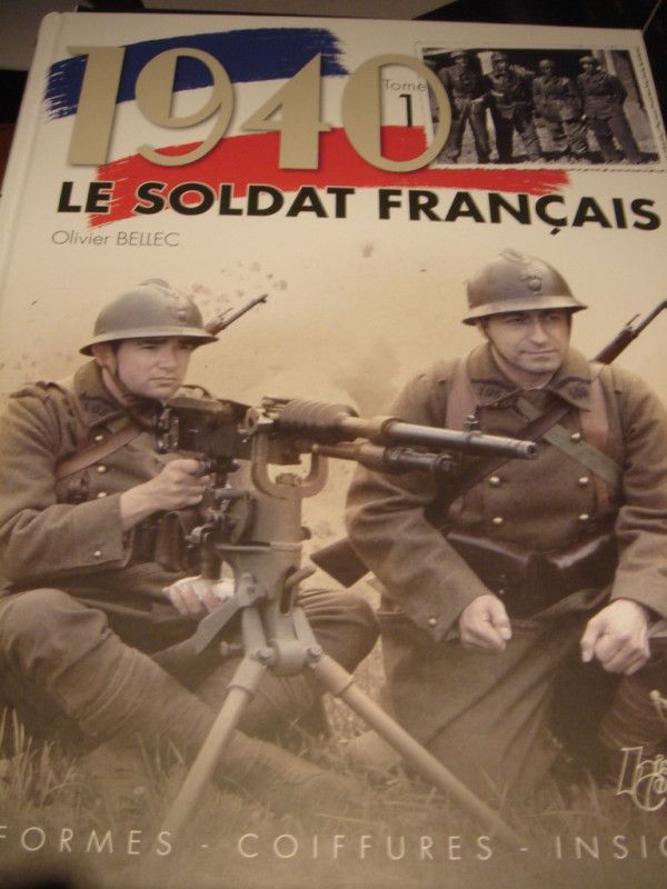 WW2 French France Army Uniform Headgear Insignia Reference Book Volume 